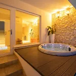 Villa Simpleza - Six Bedroom With Private Pool And Jacuzzi Klek