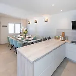 Villa Simpleza - Six Bedroom With Private Pool And Jacuzzi *