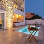 Simpleza - Six Bedroom With Private Pool And Jacuzzi Klek