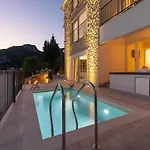 Simpleza - Six Bedroom With Private Pool And Jacuzzi Villa