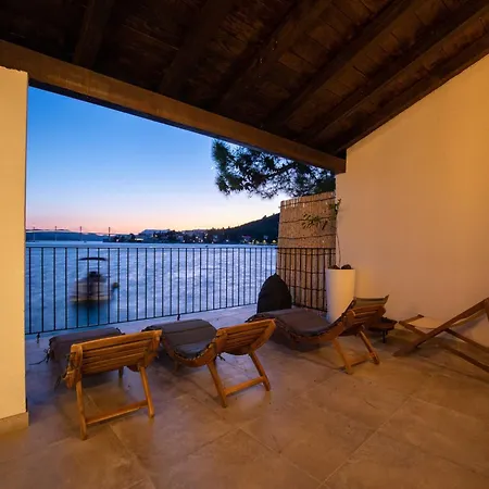 Simpleza - Six Bedroom With Private Pool And Jacuzzi Villa