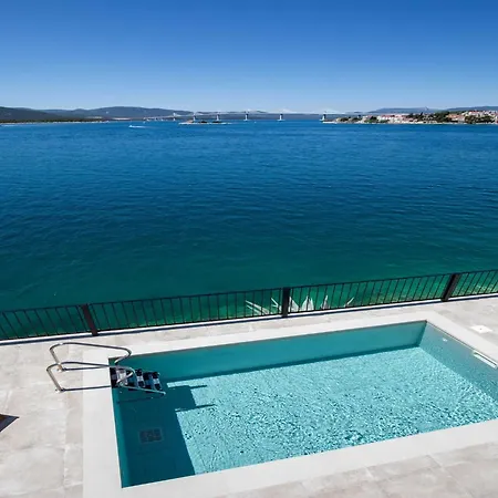 Simpleza - Six Bedroom With Private Pool And Jacuzzi 别墅 *