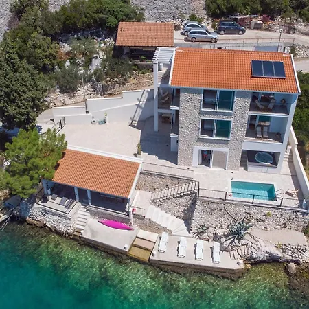 Simpleza - Six Bedroom With Private Pool And Jacuzzi Villa