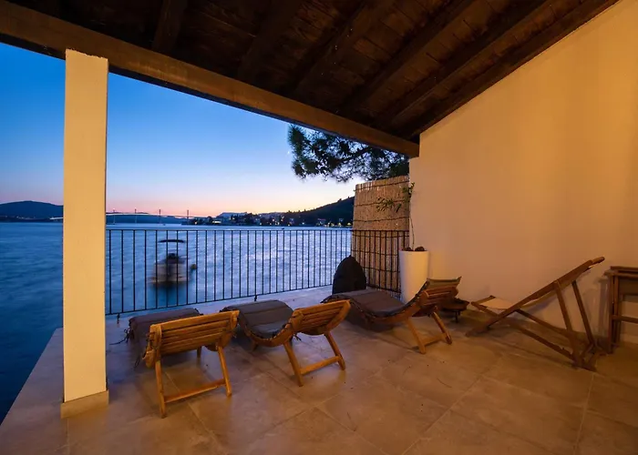 Simpleza - Six Bedroom With Private Pool And Jacuzzi Villa