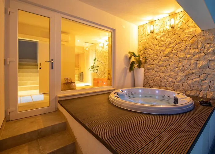 Villa Simpleza - Six Bedroom With Private Pool And Jacuzzi Klek