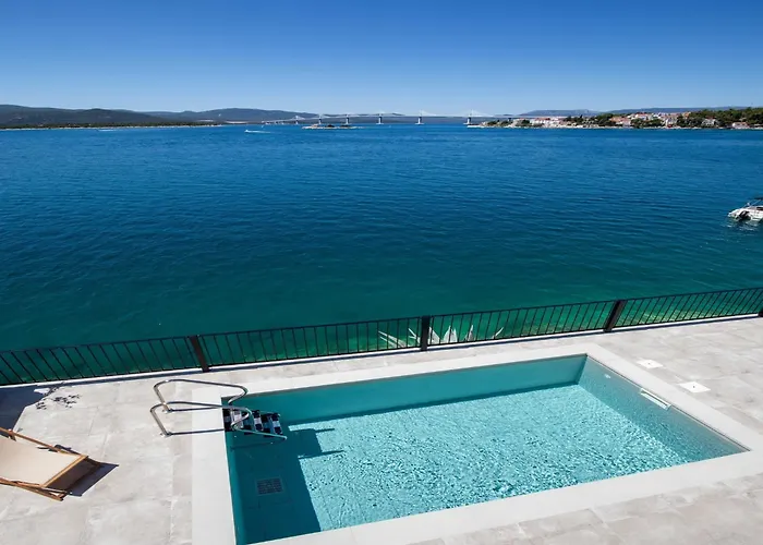 Simpleza - Six Bedroom With Private Pool And Jacuzzi Villa *