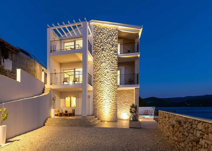 Villa Simpleza - Six Bedroom With Private Pool And Jacuzzi