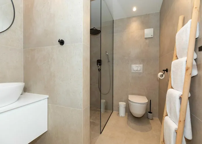 Villa Simpleza - Six Bedroom With Private Pool And Jacuzzi Klek